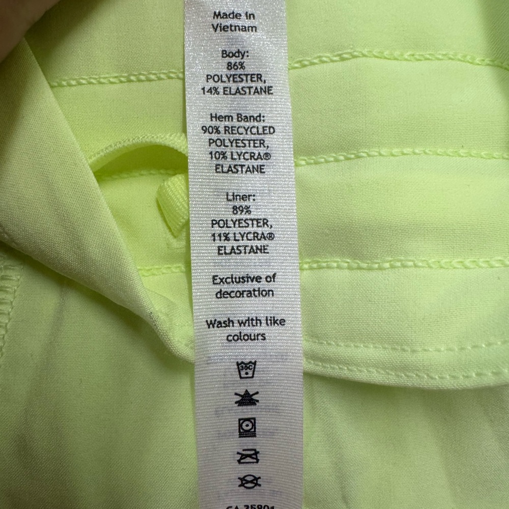 LuLuLemon - Hotty Hot HR Short 4" *Lined - Picture 4 of 4